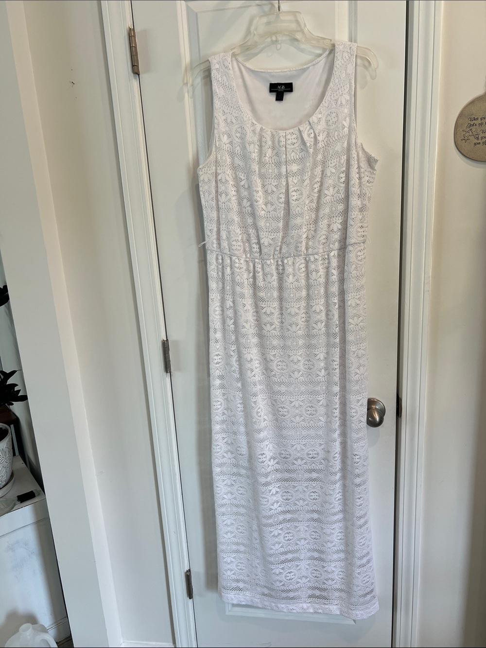 AGB Women’s Sleeveless White Lace Maxi Dress